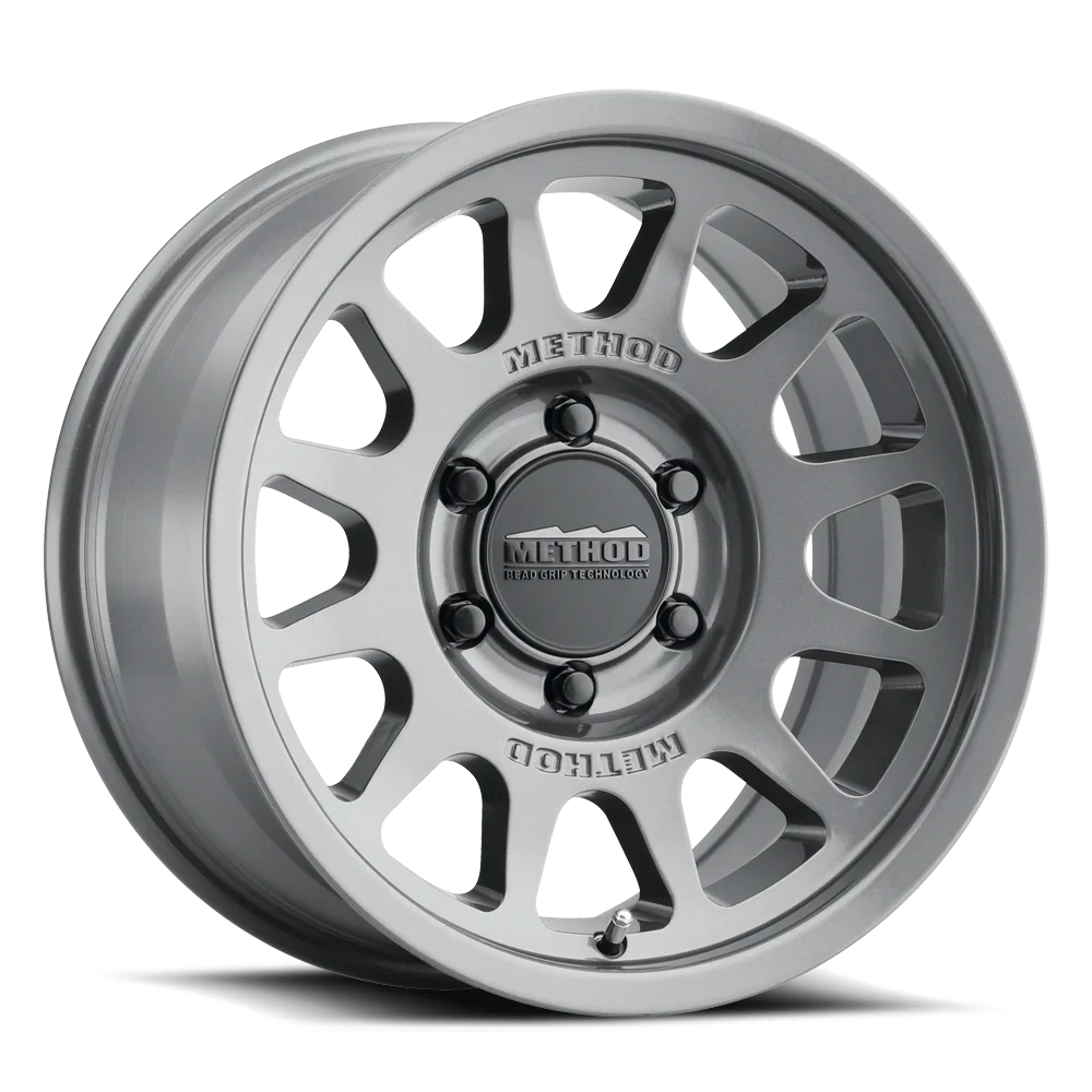 Llanta 703 Gloss Titanium 6x139.7 R17 Offset -12 mm – Method Race Wheels