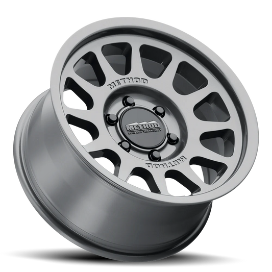 Llanta 703 Gloss Titanium 6x139.7 R17 Offset -12 mm – Method Race Wheels