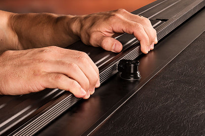 Tapa Retráctil Manual para Toyota Hilux D/C (2016-2024) – Roll N Lock