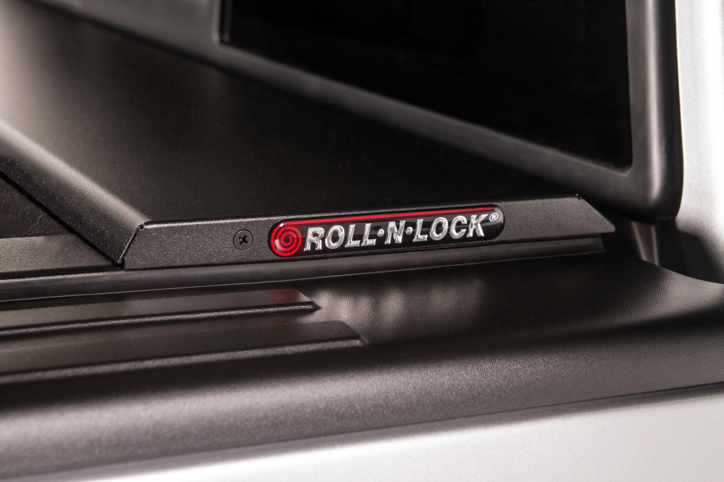 Tapa Retráctil Manual para Toyota Hilux D/C (2016-2024) – Roll N Lock