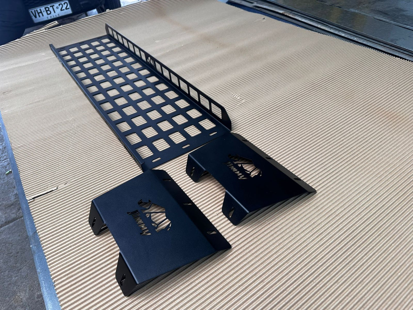 Panel Táctico Rígido Horizontal tipo Molle para Jimny 5 Puertas – Dirt Trucks