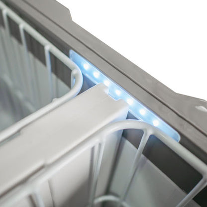 Detalles de la luz interior del refrigerador portátil Alpicool T60 para mejor visibilidad