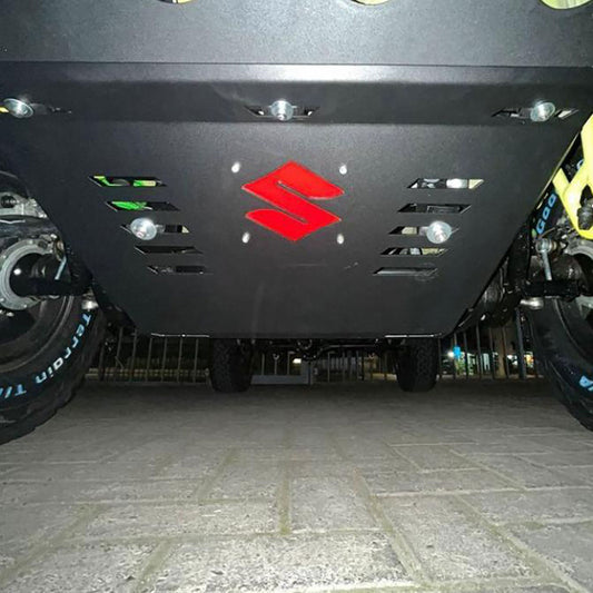 Protección Cubre Carter Suzuki Jimny de metal resistente para proteger el vehículo en terrenos difíciles