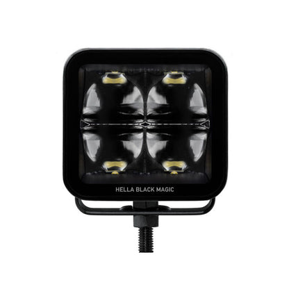 Faros LED Hella Black Magic para iluminación OffRoad con diseño cuadrado y lente reflectora negra