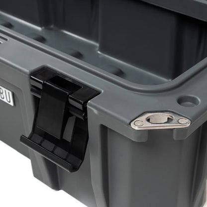 Primer plano Toolbox TRIBU gris con cierre negro y cantonera metalica reforzada para herramientas